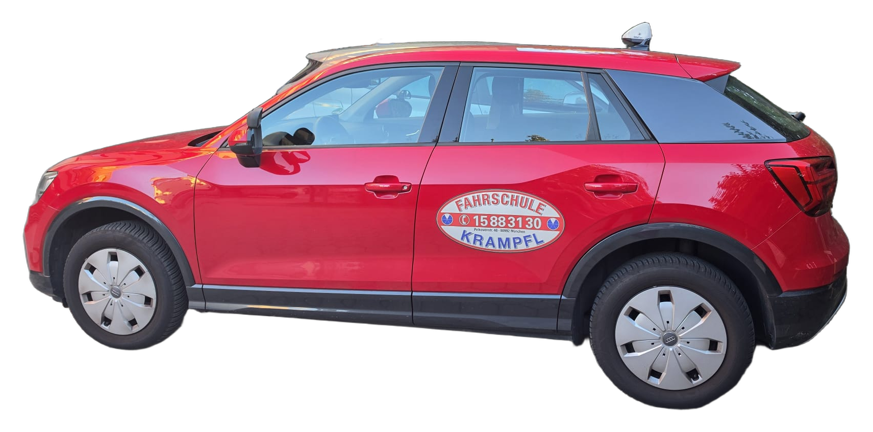 Roter Audi Q2 mit Automatik – Fahrschulauto der Fahrschule Krampfl für Klasse B78