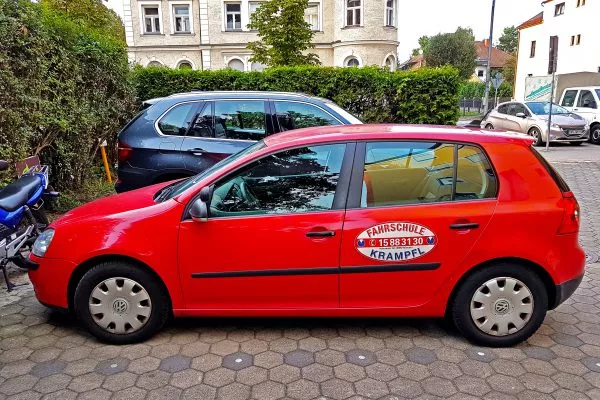 Fahrschule Krampfl Fahrschulauto